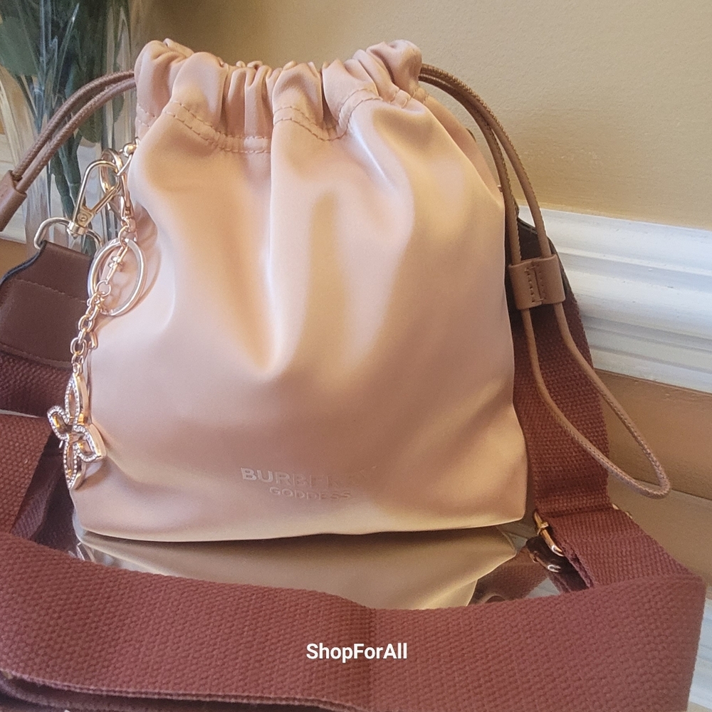 Burberry draw string pouch - Picture 13 of 13